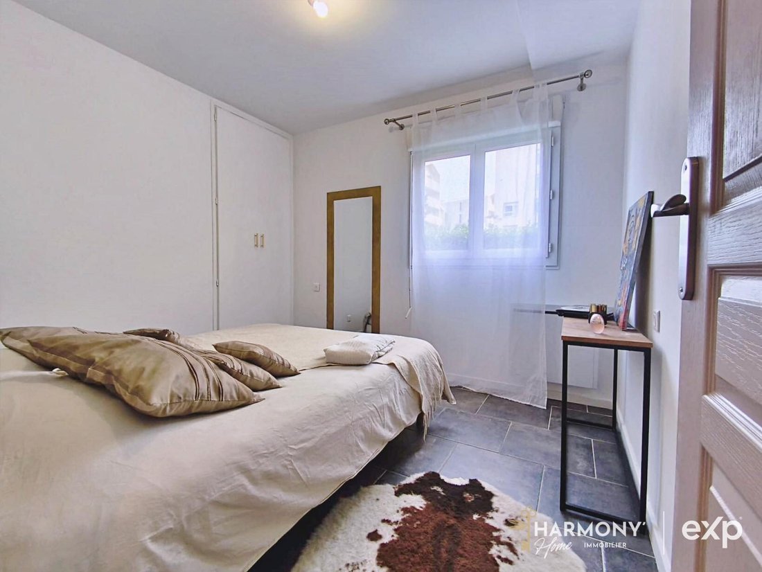 Apartment in Vieille Chapelle, 8e Arrondissement, Marseille 5 - 17868992