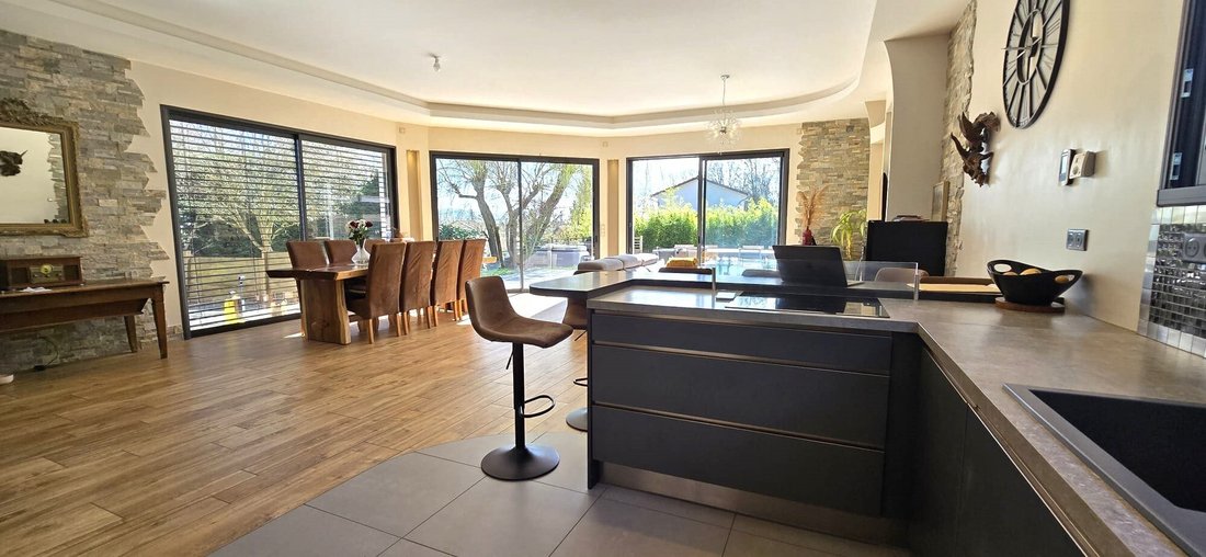 Villa in Priay, Auvergne-Rhône-Alpes, France 4 - 17307023