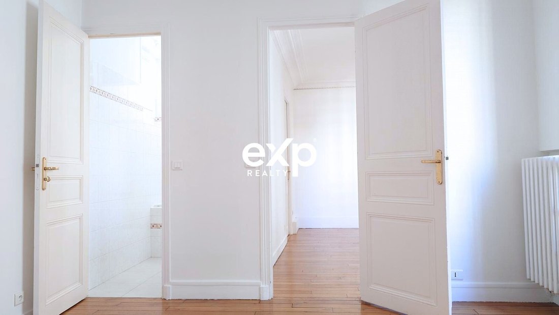 Apartment in Amiraux-Simplon-Poissonniers, Paris 18e Arrondissement, Paris 5 - 18032774