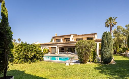 Villa in Antibes, Provence-Alpes-Côte d'Azur, France 1