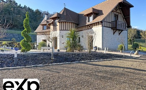 House in Pacy-sur-Eure, Normandy, France 1