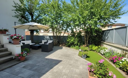 House in Centre, Nanterre, France 1