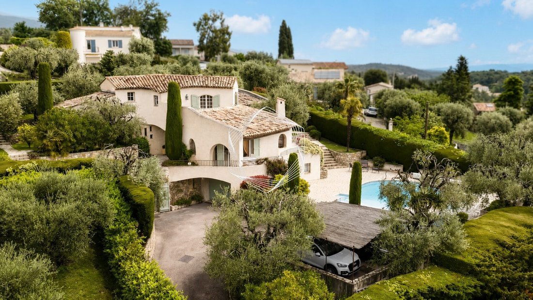 Villa in Le Rouret, Provence-Alpes-Côte d'Azur, France 2 - 18537827