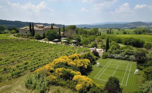 Country House in Bonnieux, Provence-Alpes-Côte d'Azur, France 1