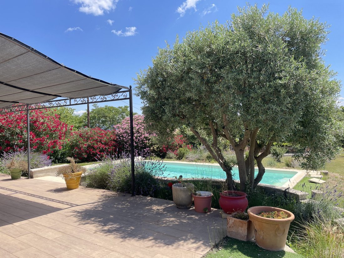 Villa in Pierrevert, Provence-Alpes-Côte d'Azur, France 3 - 17635186