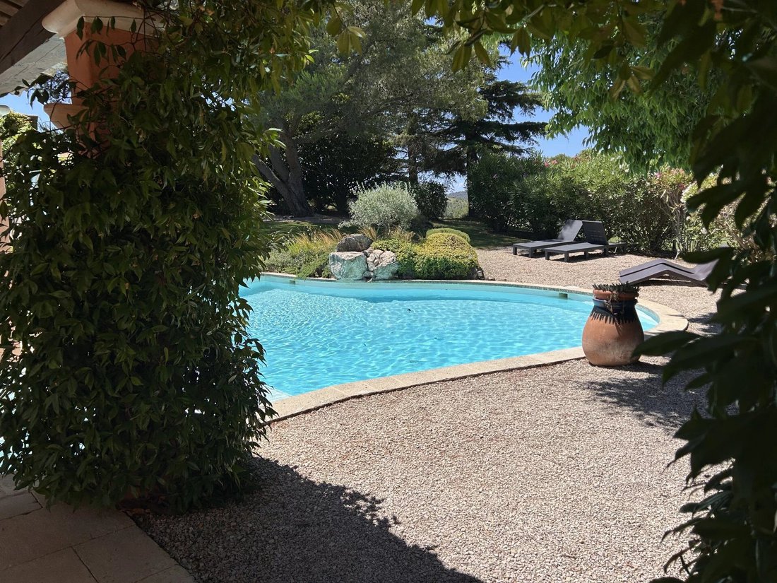 Villa in Mallemort, Provence-Alpes-Côte d'Azur, France 4 - 16822688