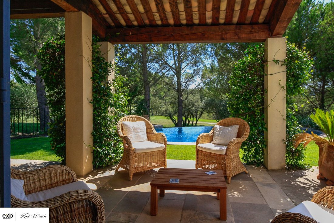 Country House in Mallemort, Provence-Alpes-Côte d'Azur, France 2 - 18539027