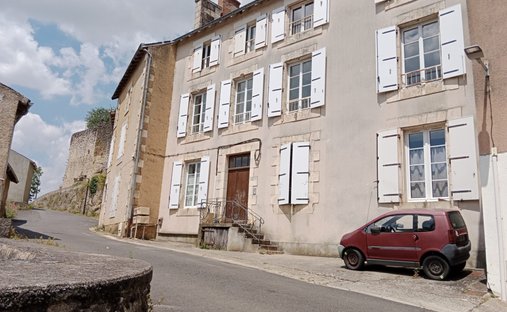 House in Vivonne, Nouvelle-Aquitaine, France 1