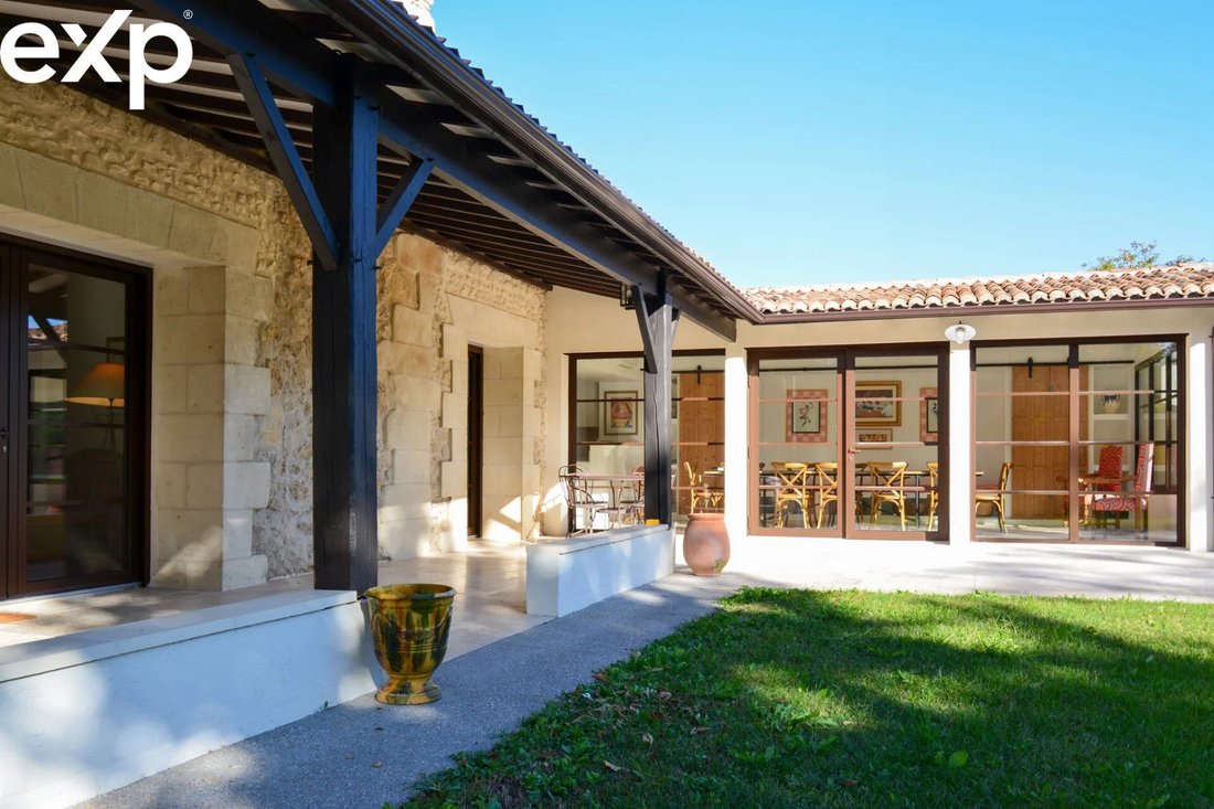 House in Beautiran, Nouvelle-Aquitaine, France 3 - 17385406