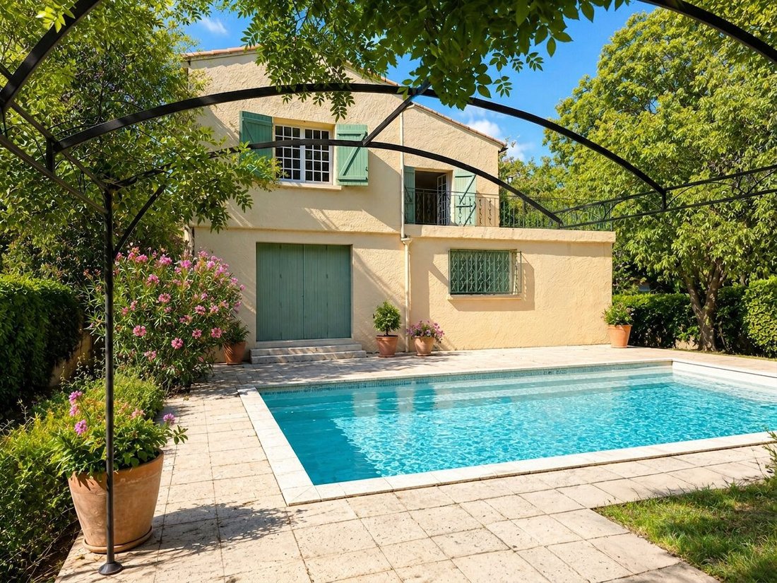 Villa in Alouette, Nimes, France 1 - 18433338