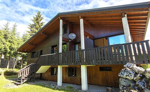 Chalet in Arâches-la-Frasse, Auvergne-Rhône-Alpes, France 1