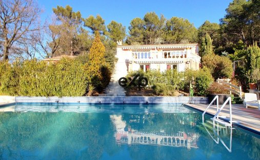 Villa in Pourcieux, Provence-Alpes-Côte d'Azur, France 1