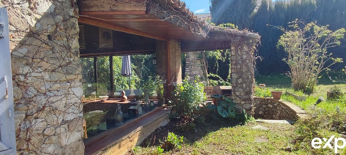 Country House in Saint-Laurent-du-Var, Provence-Alpes-Côte d'Azur, France 5 - 17468744