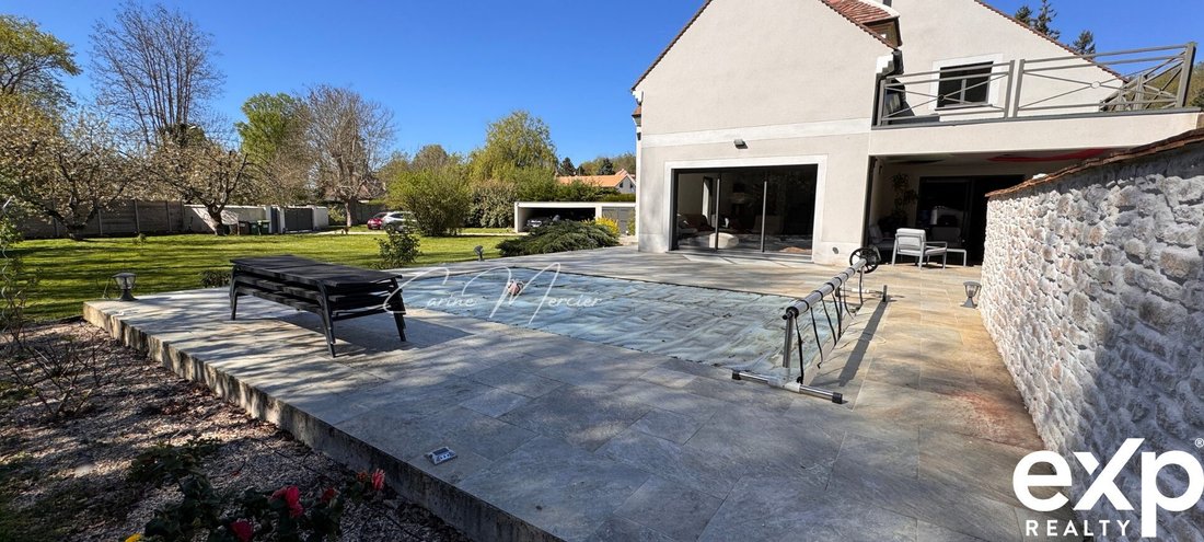 House in Saint-Remy-l'Honore, Ile-de-France, France 3 - 17776449