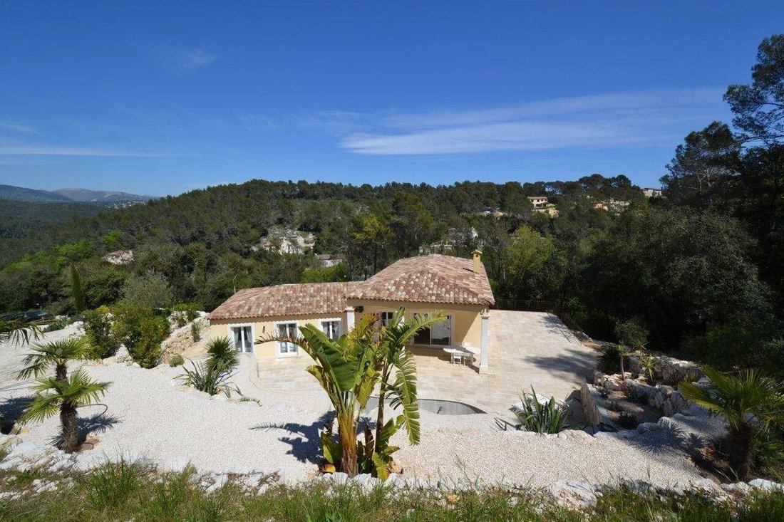 Villa in Nord, Roquefort-les-Pins, France 2 - 16822590