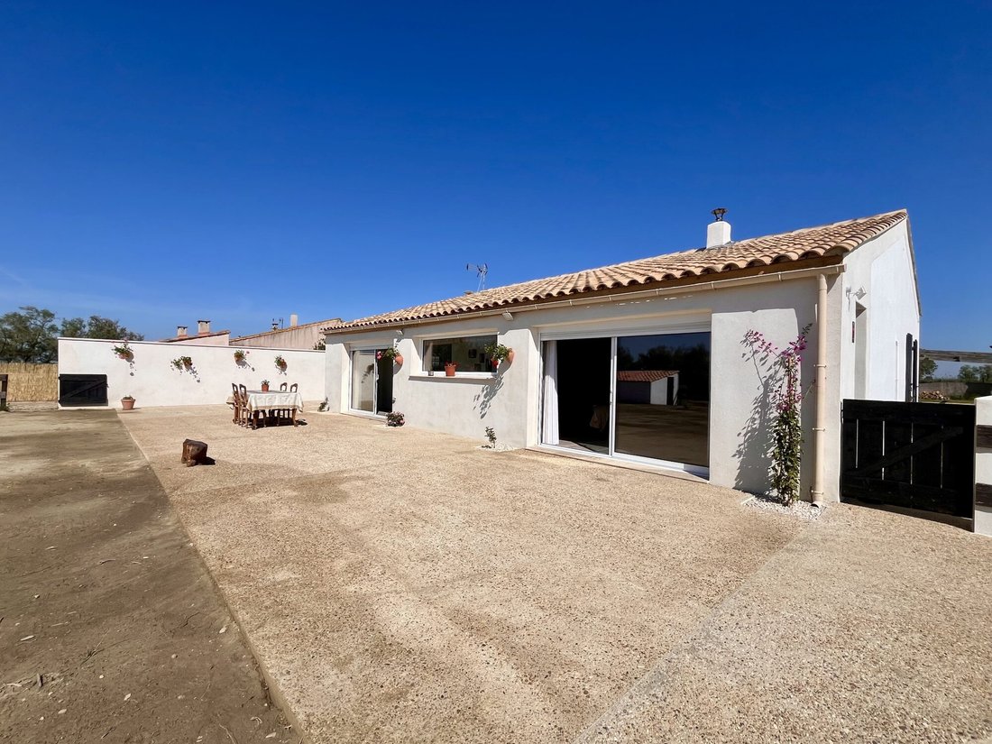 Country House in Arles, Provence-Alpes-Côte d'Azur, France 3 - 17942000