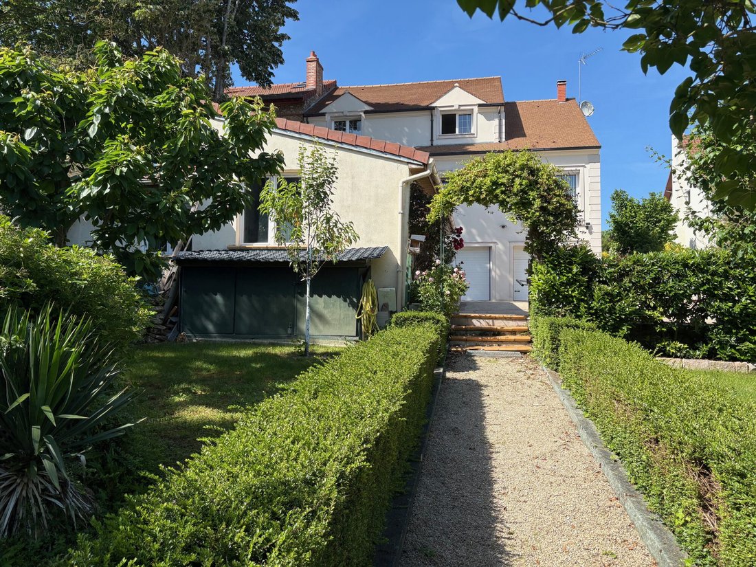 Villa in Yerres, Ile-de-France, France 1 - 18032757