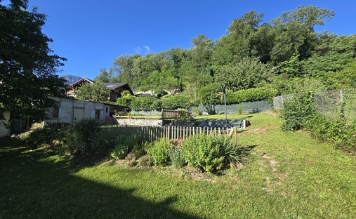 House in Challes-les-Eaux, Auvergne-Rhône-Alpes, France 1