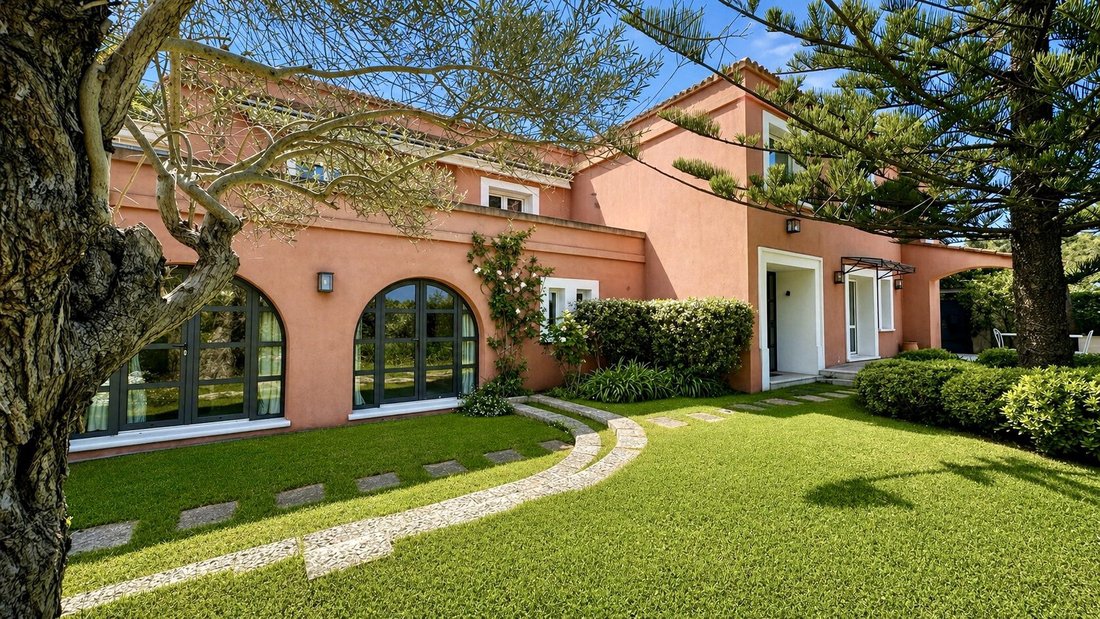 House in Cannes, Provence-Alpes-Côte d'Azur, France 2 - 17776424