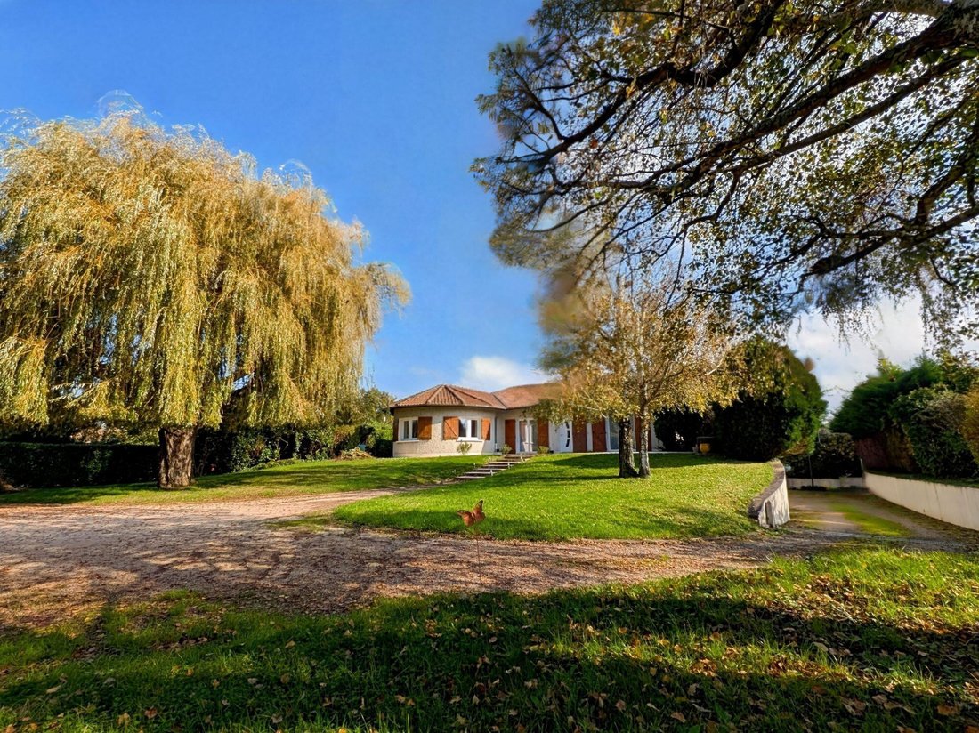 Country House in Messimy-sur-Saone, Auvergne-Rhône-Alpes, France 1 - 17468783