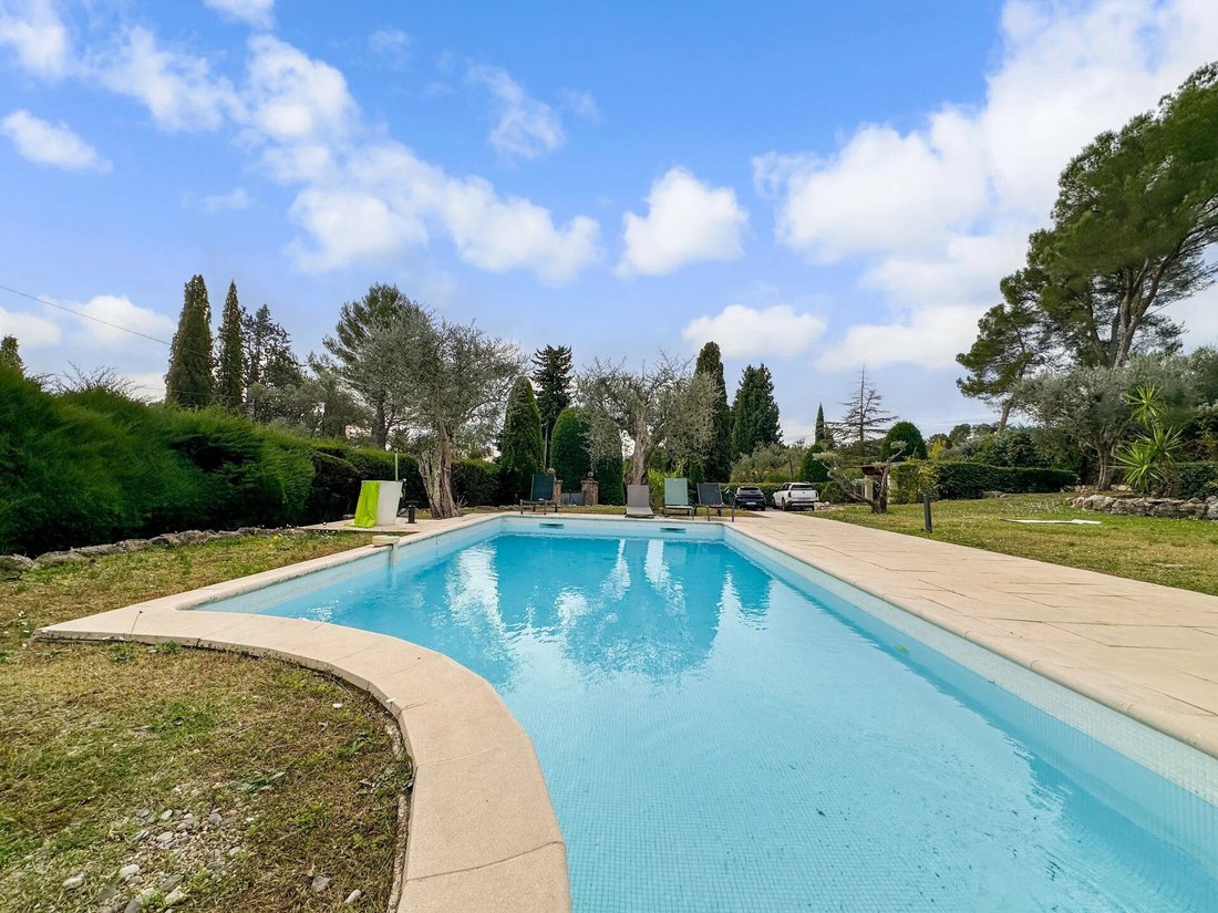 Country House in Grasse, Provence-Alpes-Côte d'Azur, France 3 - 16822906