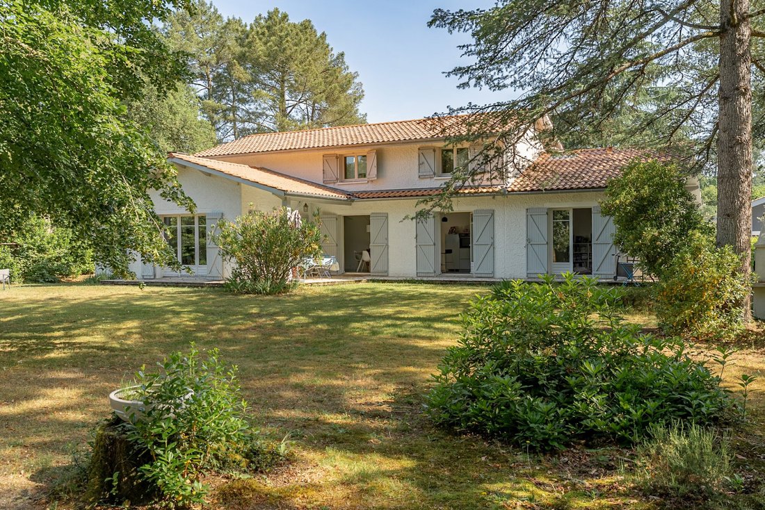 Villa in Saint-Aubin-de-Medoc, Nouvelle-Aquitaine, France 1 - 18124751