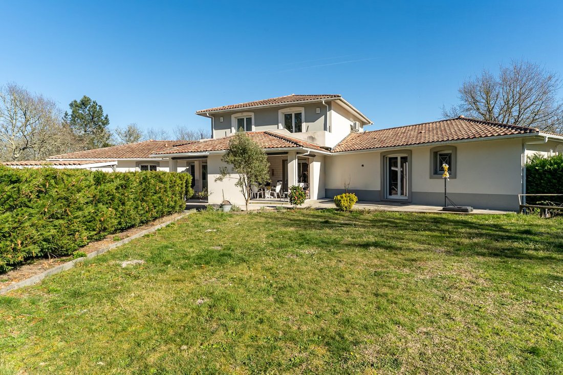 Villa in Lugos, Nouvelle-Aquitaine, France 4 - 17508343