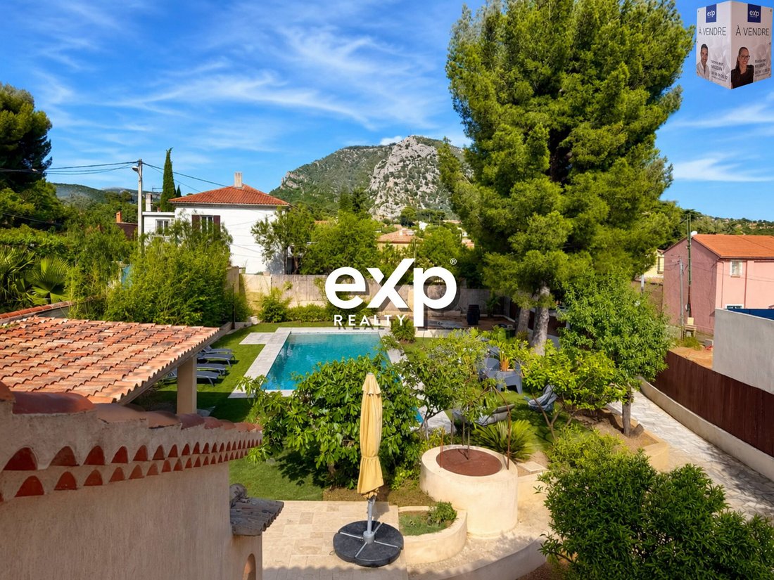 Villa in Le Revest-les-Eaux, Provence-Alpes-Côte d'Azur, France 1 - 18218678