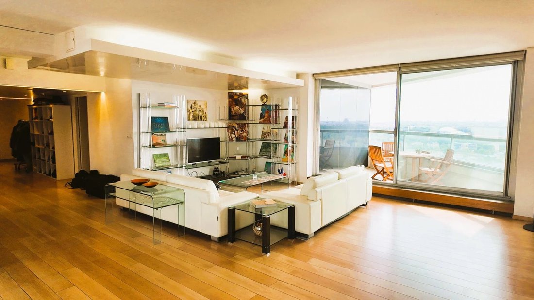 Apartment in Puteaux, Ile-de-France, France 1 - 18516990