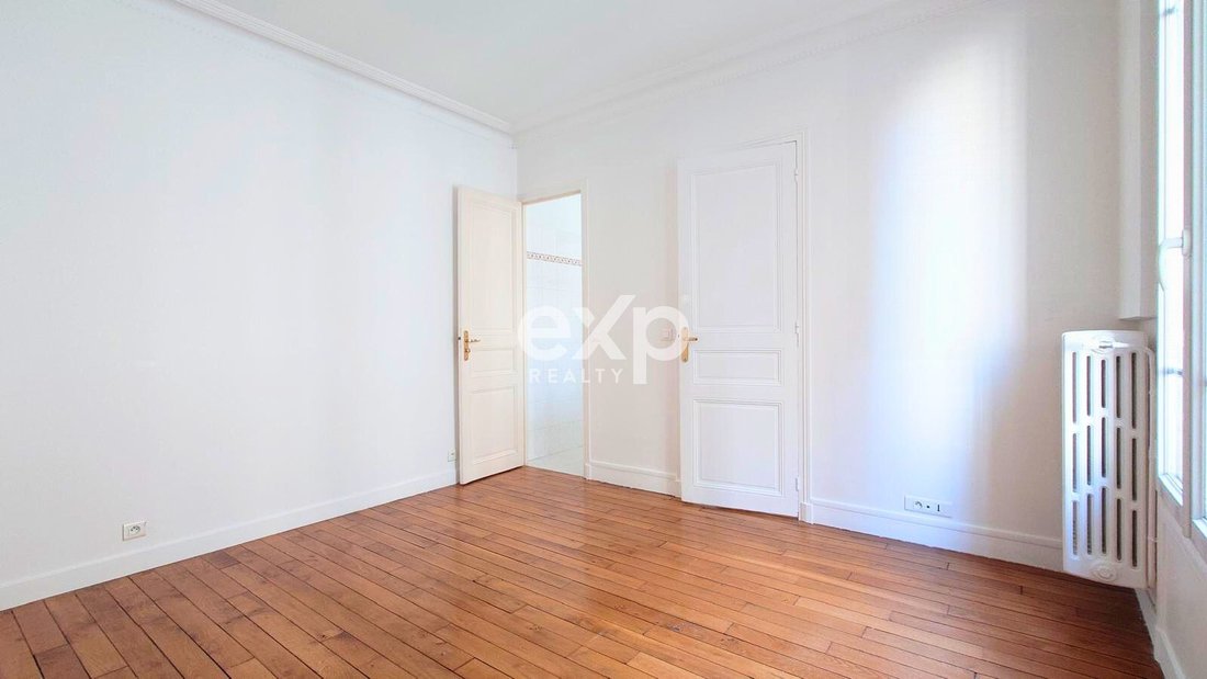 Apartment in Amiraux-Simplon-Poissonniers, Paris 18e Arrondissement, Paris 4 - 18032774