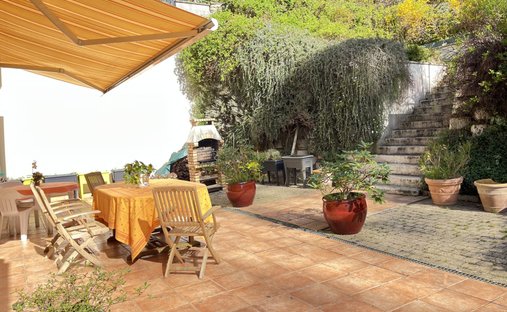 House in Bas Buc, Buc, France 1