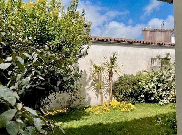 House in Saint-Martin-de-Ré, Nouvelle-Aquitaine, France 2 - 17868991