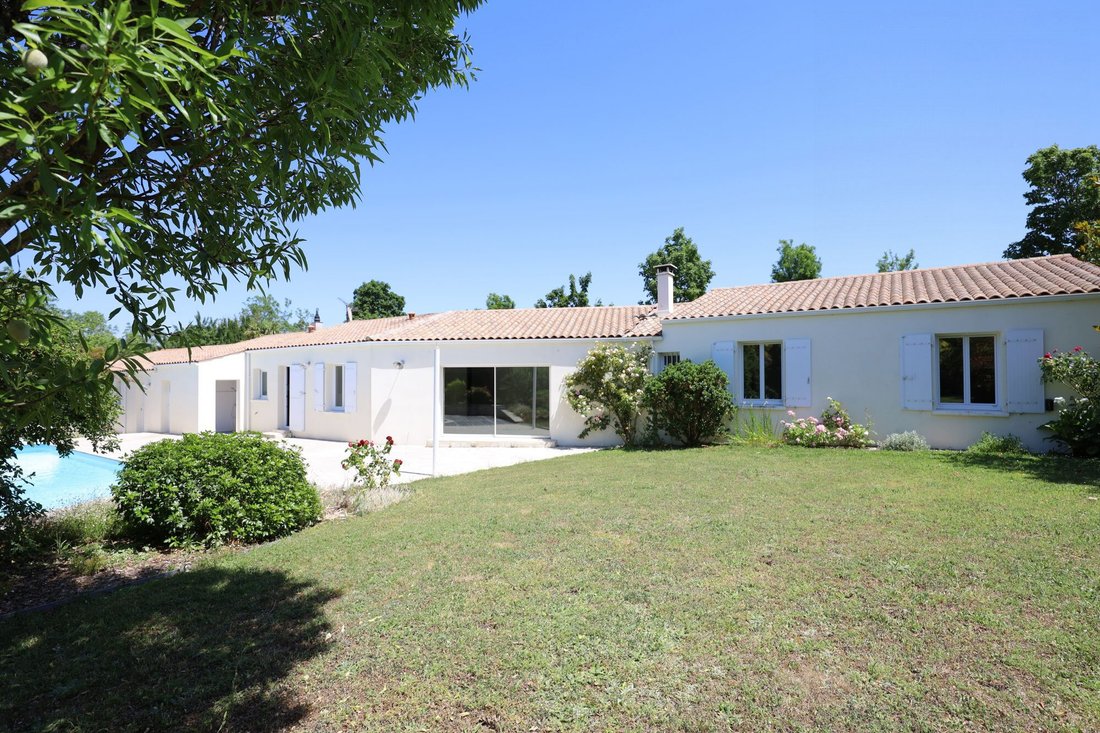 House in Bourg, Lagord, France 3 - 18139547