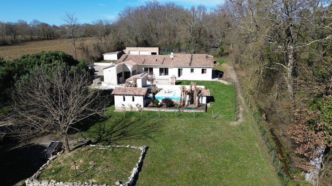 House in Plaisance, Nouvelle-Aquitaine, France 1 - 16994456