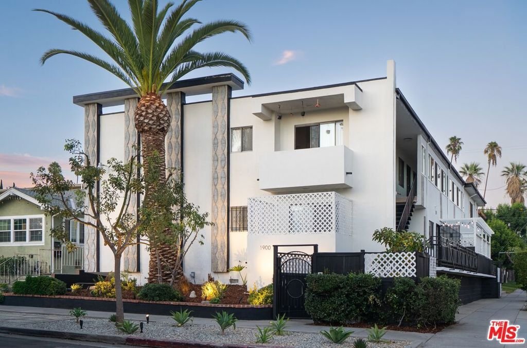 Los Angeles, California, United States 1 - 18545148