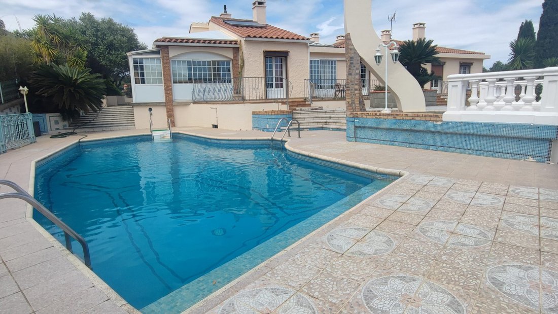 Villa in Villelongue-dels-Monts, Occitania, France 1 - 18385936