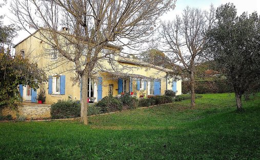Country House in Entrechaux, Provence-Alpes-Côte d'Azur, France 1