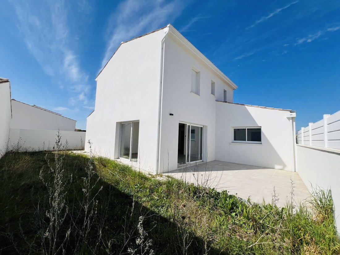 House in Saint-Palais-sur-Mer, Nouvelle-Aquitaine, France 1 - 16986608