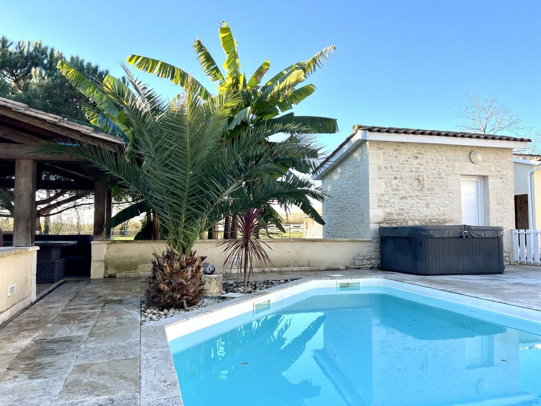 House in Plaisance, Nouvelle-Aquitaine, France 3 - 16994456