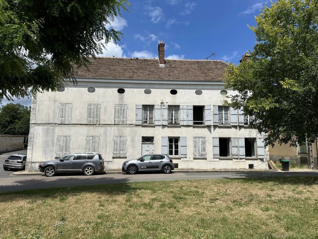 House in Fontainebleau, Ile-de-France, France 1 - 16888450