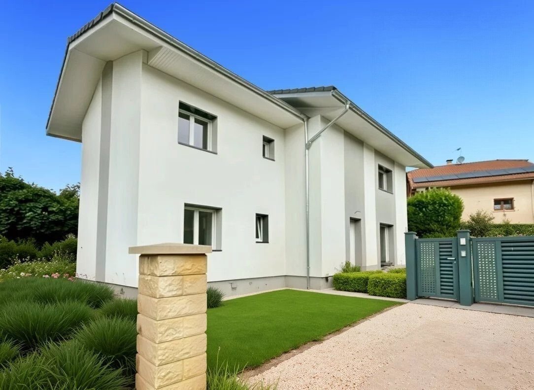 House in Bons-en-Chablais, Auvergne-Rhône-Alpes, France 2 - 16822861