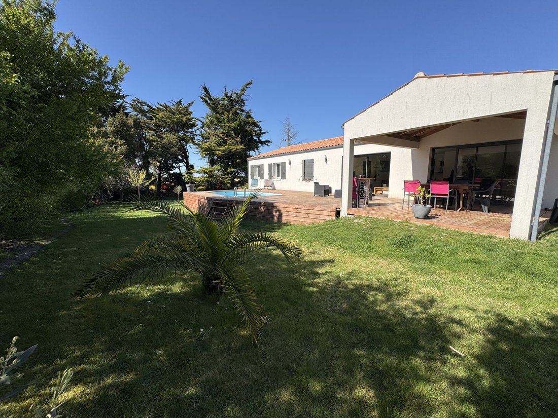 House in Chaillevette, Nouvelle-Aquitaine, France 4 - 17653354