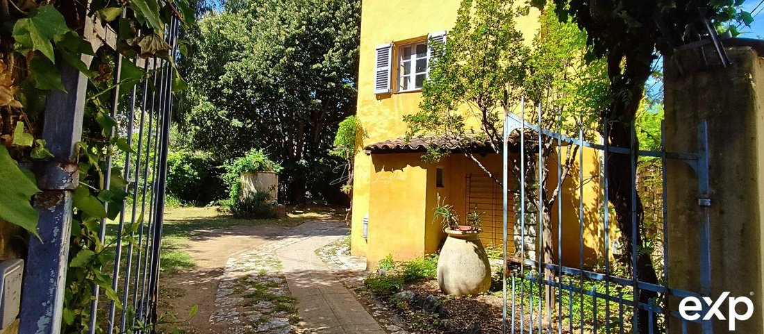Country House in Saint-Laurent-du-Var, Provence-Alpes-Côte d'Azur, France 2 - 17468744