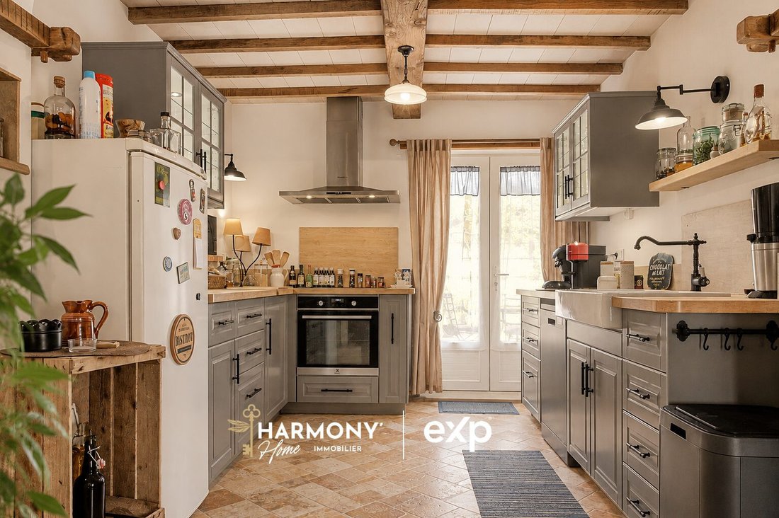 Country House in Villelaure, Provence-Alpes-Côte d'Azur, France 5 - 17971690