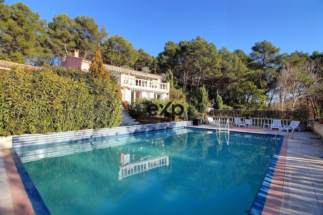 Villa in Pourcieux, Provence-Alpes-Côte d'Azur, France 2 - 17367752