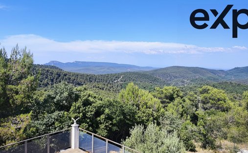 Villa in Saint-Zacharie, Provence-Alpes-Côte d'Azur, France 1