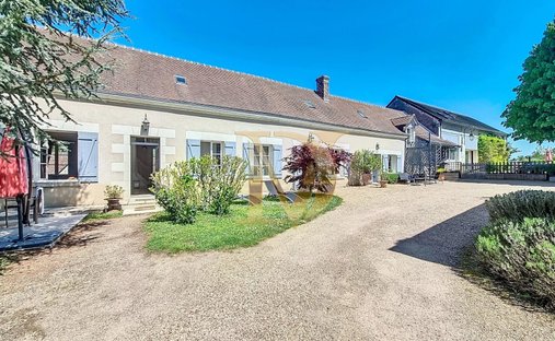 House in Francueil, Centre-Val de Loire, France 1