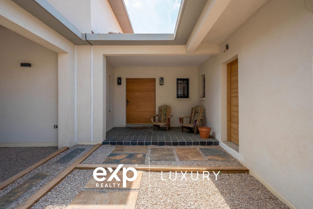House in Granettes-Jauberte-Sainte Anne, Aix-en-Provence, France 2 - 17525693