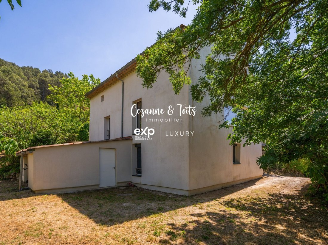 House in Saint-Zacharie, Provence-Alpes-Côte d'Azur, France 2 - 18489464