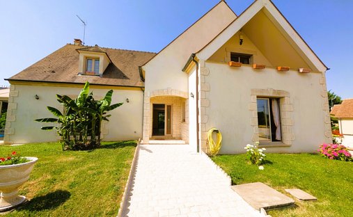 Villa in Favrieux, Ile-de-France, France 1